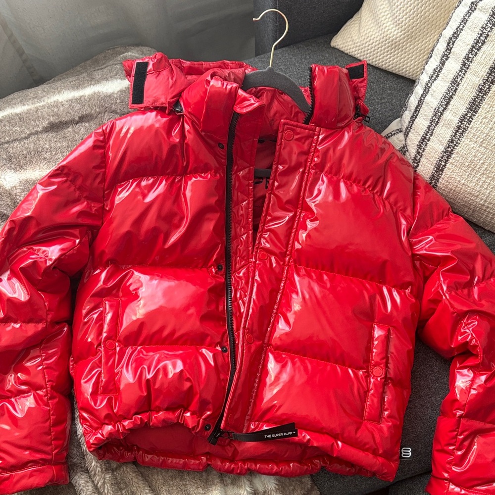 Artizia Super Puff Shorty Red Lacquer